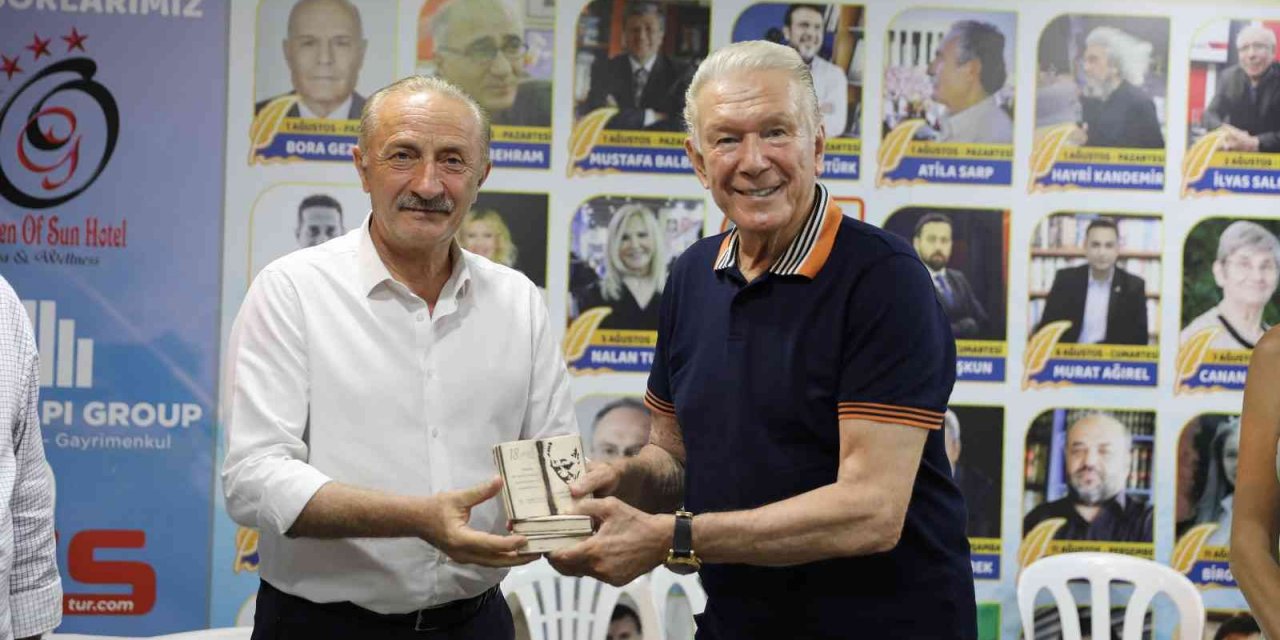 Gazeteci Dündar, Altınkum Yazarlar Festivali’ne katıldı