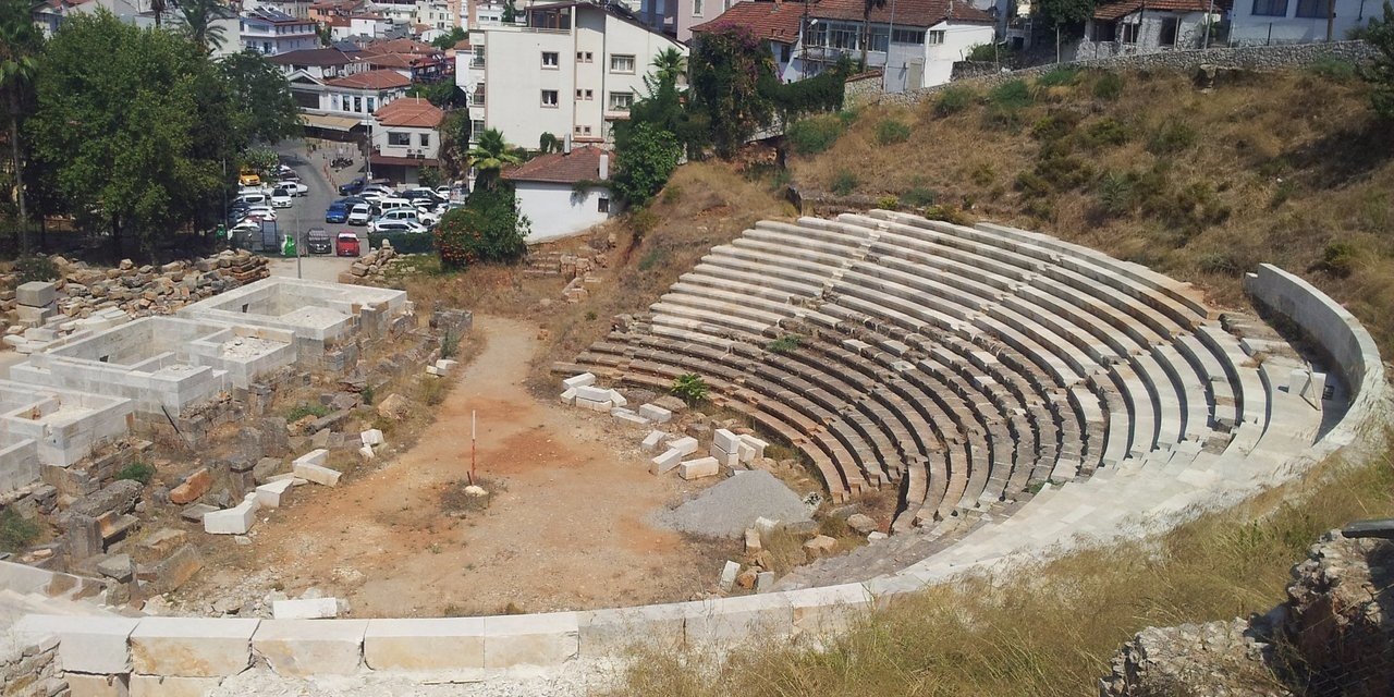 Kaymakam Balcı: "Telmessos Antik Tiyatrosu’nu açmakta kararlıyız"