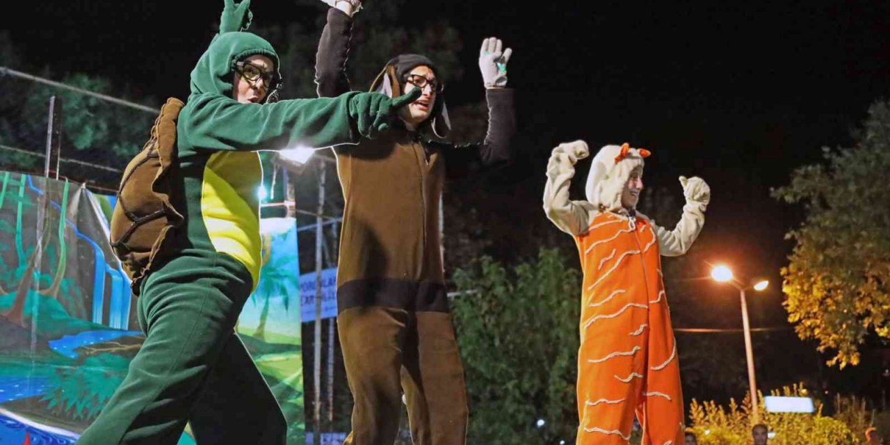 ‘Neşeli Orman’ Kışla Parkında çocuklarla buluştu