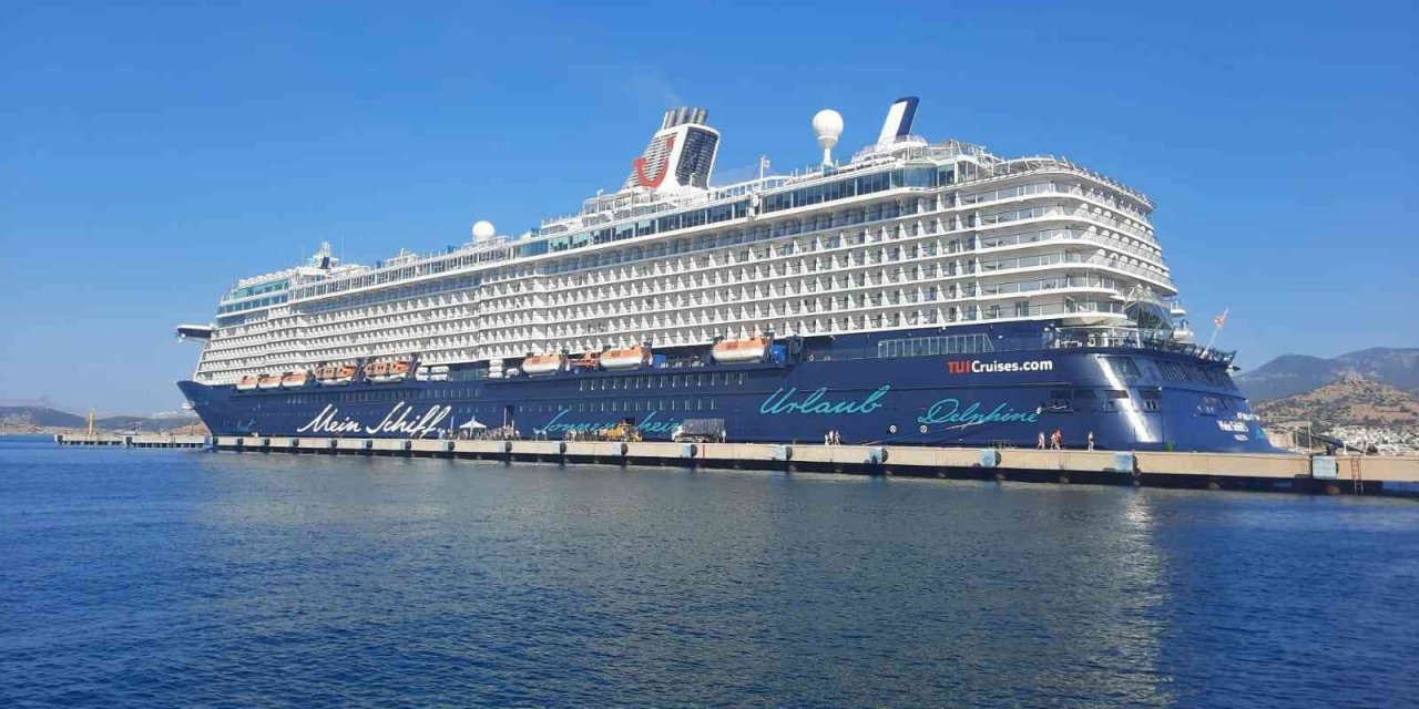 "Mein Schiff 5" 2 bin 509 yolcusuyla Bodrum’da