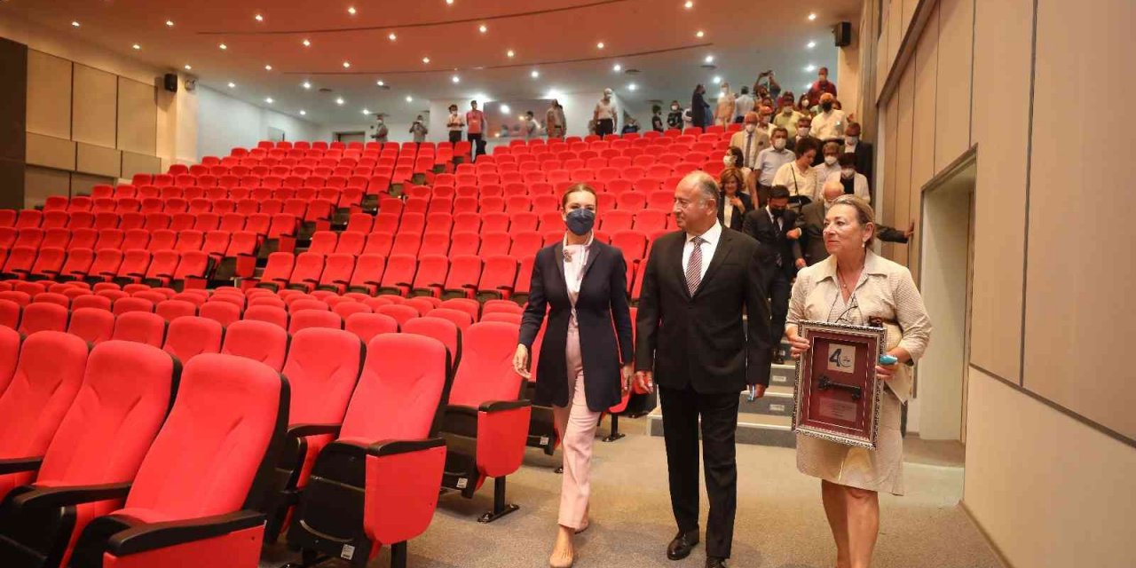 Dokuz Eylül’den kurucu rektör Ömer Yiğitbaşı’na vefa