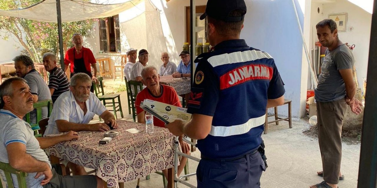 Muğla’da vatandaşlar jandarma tarafından siber suçlara karşı bilinçleniyor