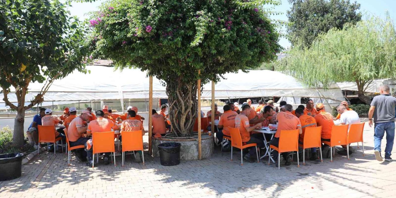 Marmaris’te başkanla personel öğle yemeğinde buluştu