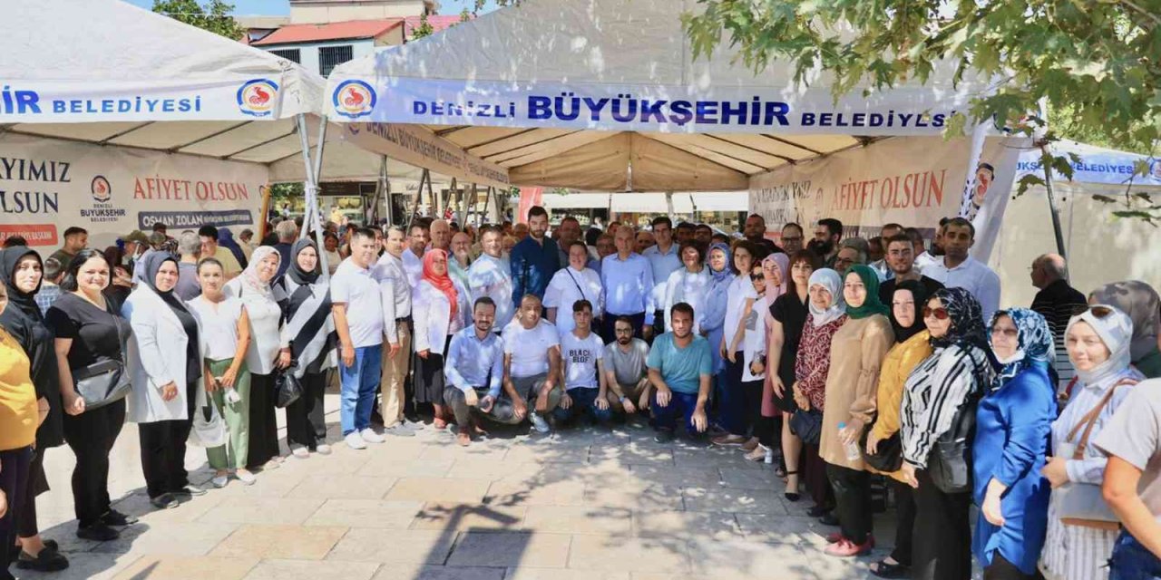 Denizlililer geleneksel aşure hayrında buluştu