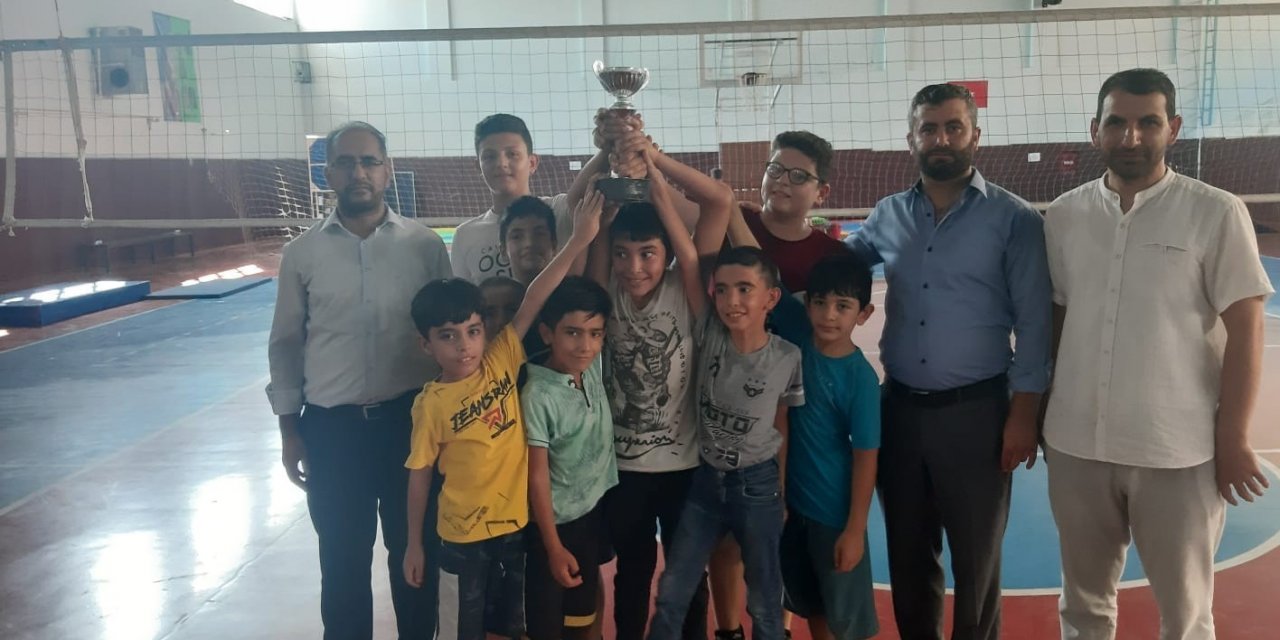 Germencik’te Yaz Kur’an Kursları Arası Voleybol Turnuvası düzenlendi
