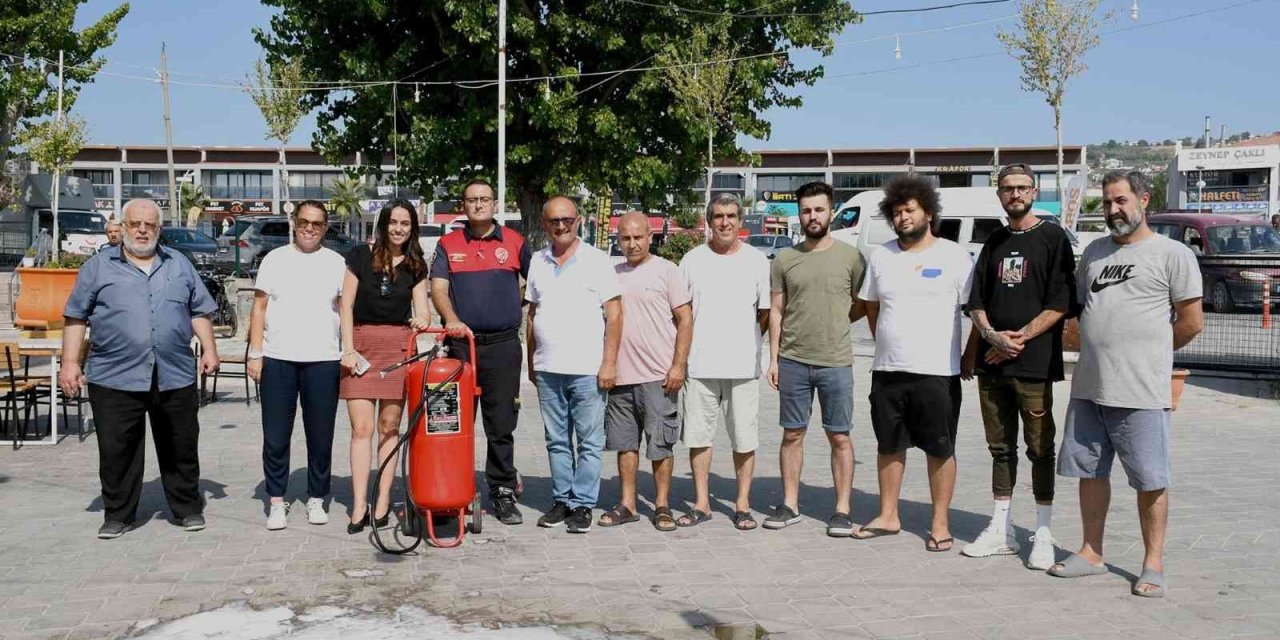 Kuşadası Nazilli Halk Pazar’ında yangın söndürme eğitimi verildi