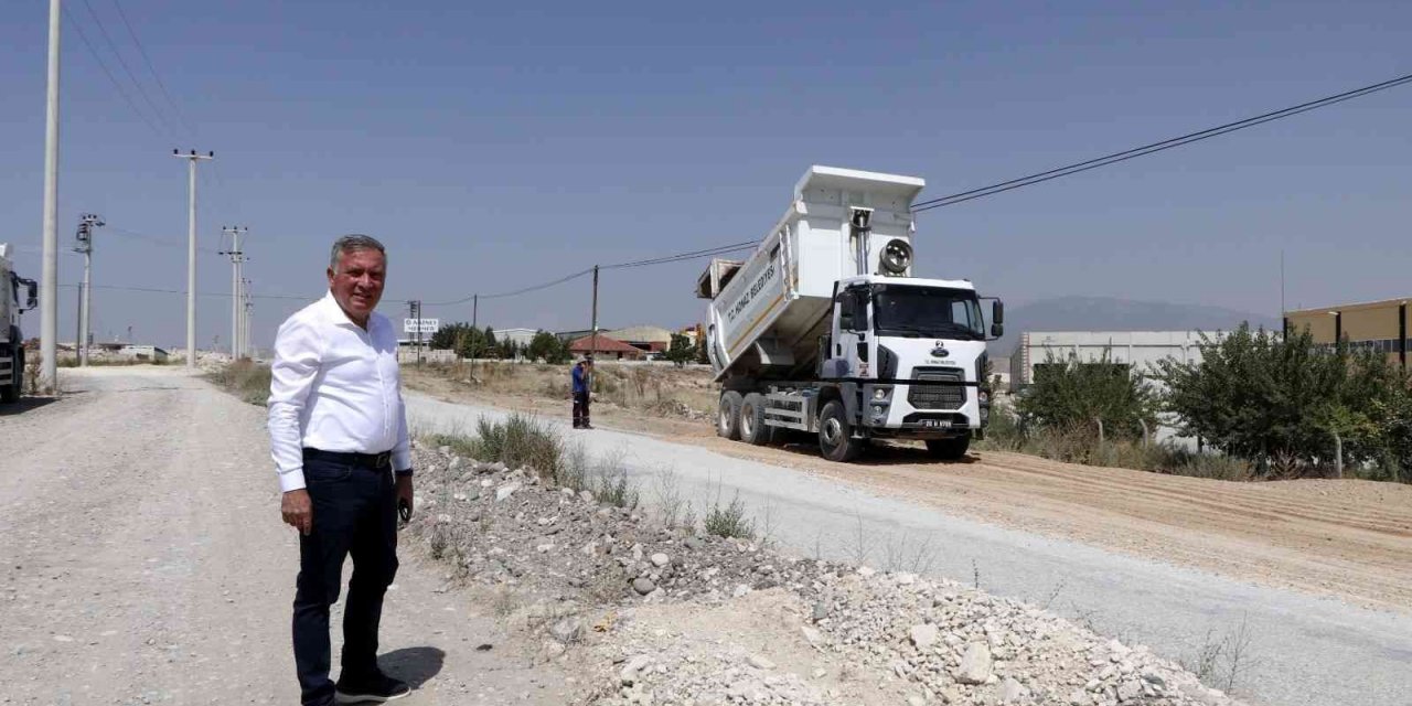 Honaz’da yol çalışmaları aralıksız sürüyor