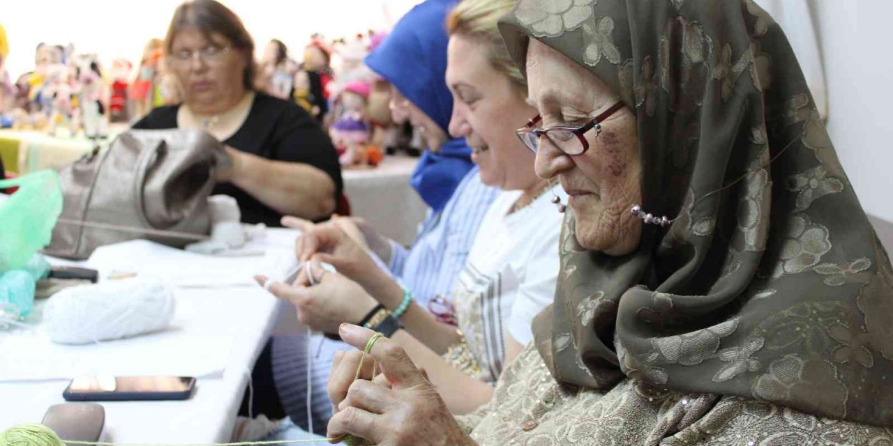 Efeler Halk Eğitim Merkezi’nin kurslarından, bir yılda 40 bin vatandaş faydalandı