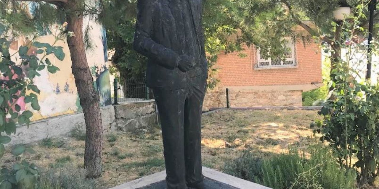 Buldan’ın simge isimleri anısına yapılan büstlerin bakımsız hali tepki topluyor