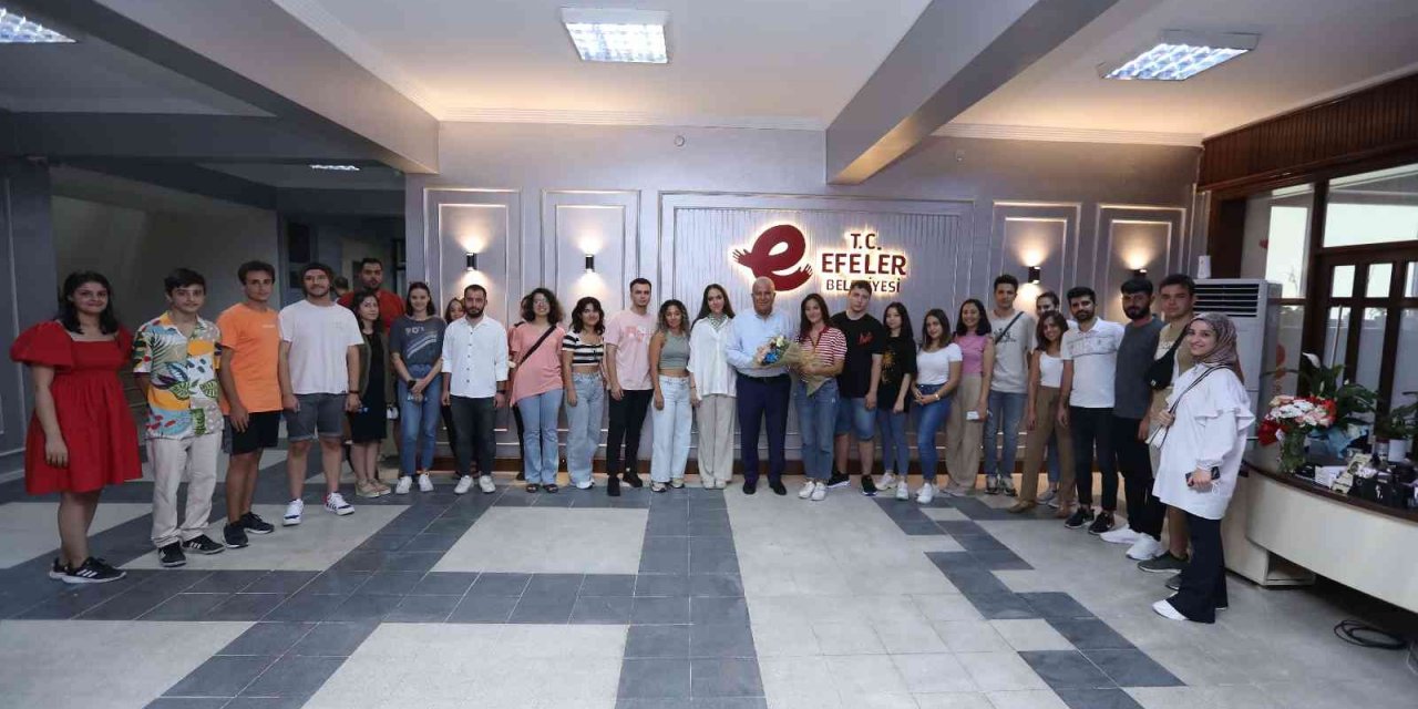 Kitap kafelerde çalıştılar, hayallerine kavuştular