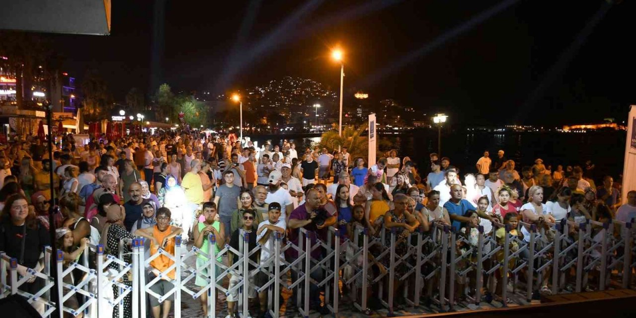 Kuşadası’nda Makedonya ve Rumeli rüzgarı esti