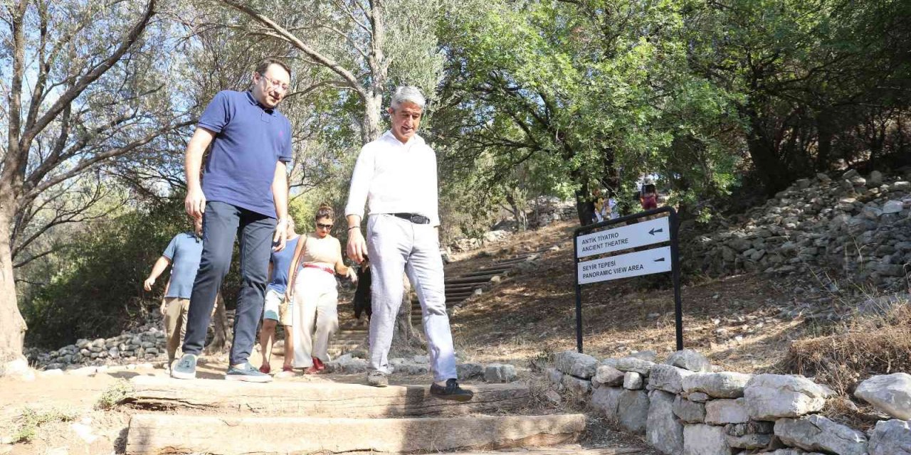 Amos Antik Kenti’nde tiyatro gün yüzüne çıkarılıyor