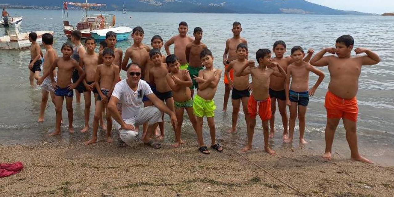 Kocagürlü çocuklar denizin keyfini doyasıya çıkarttı