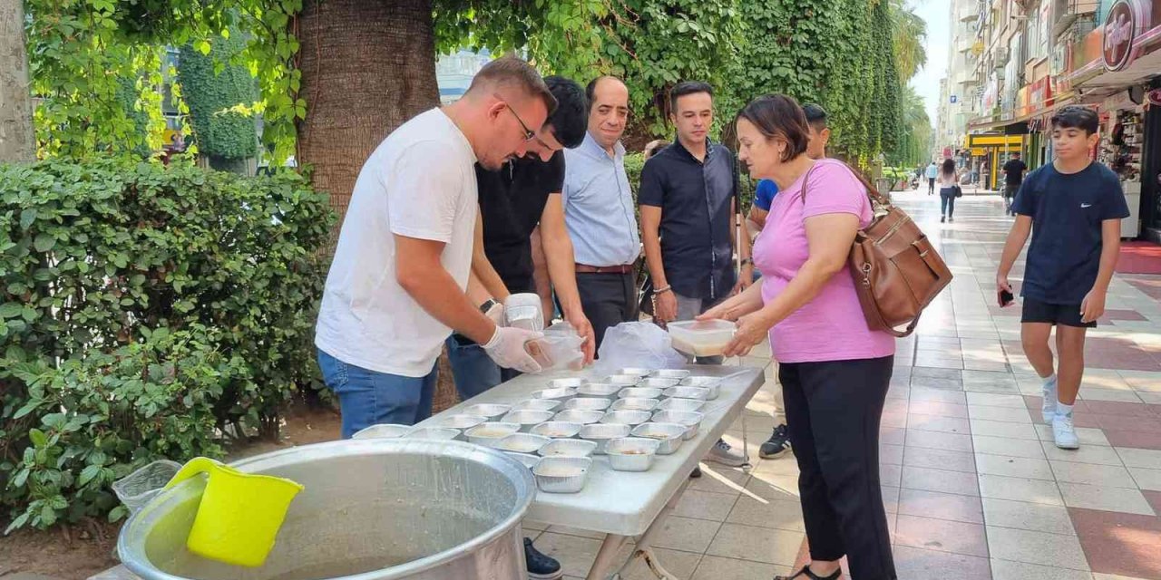 Altı Nokta Körler Derneği’nden aşure hayrı