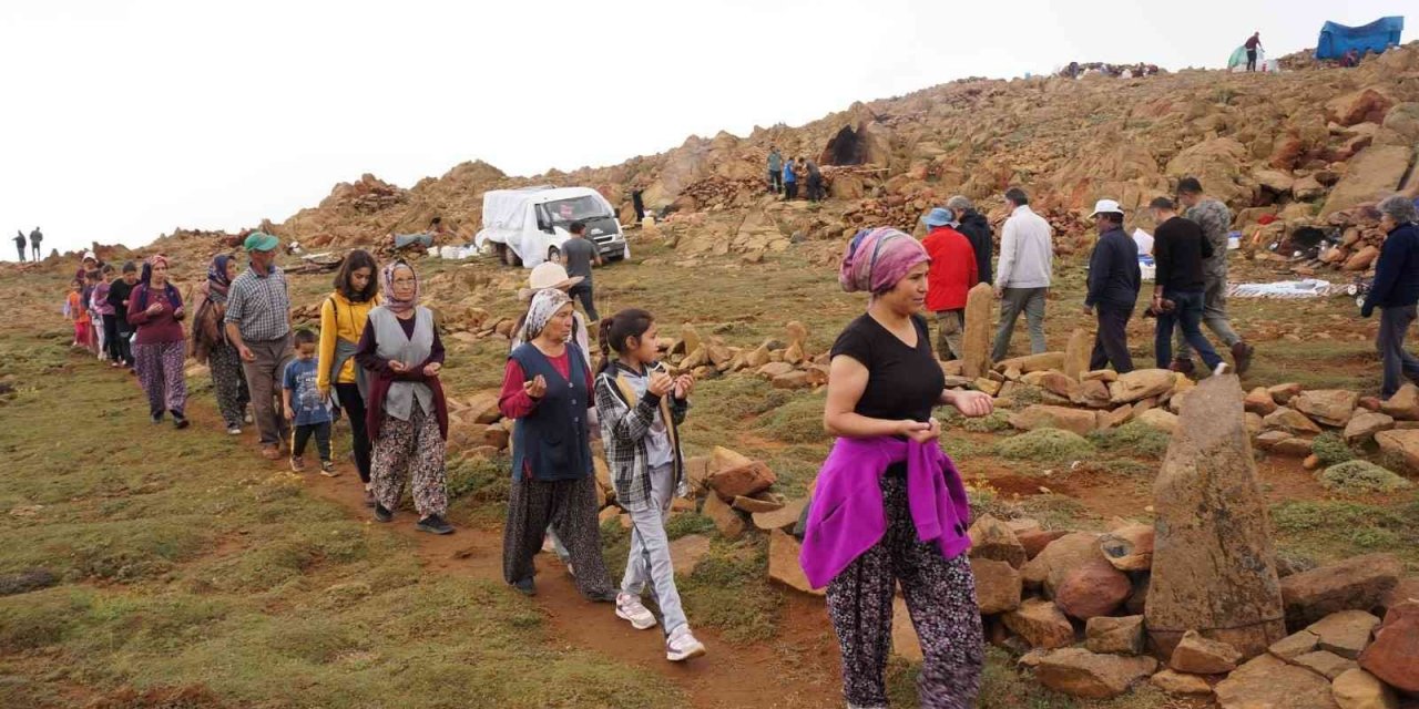 7 asırlık gelenek ‘Eren Baba’ yoğun katılımla yapıldı