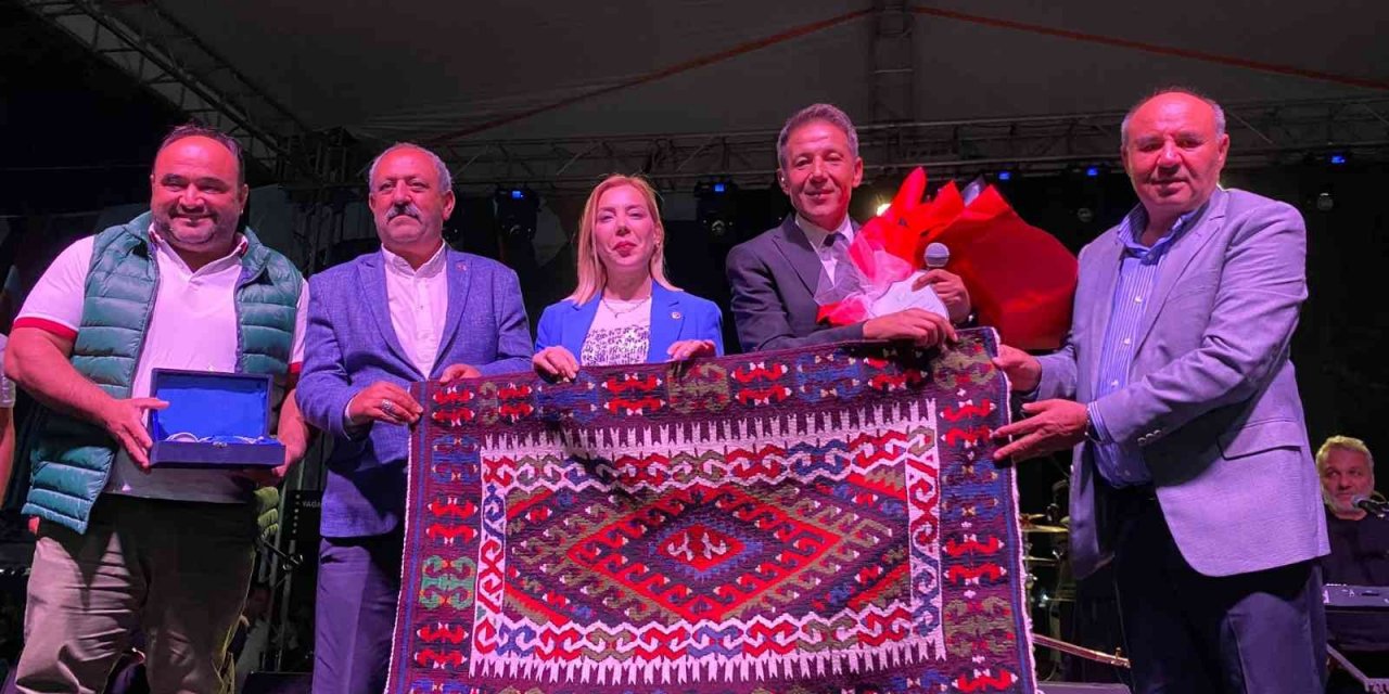 Mustafa Yıldızdoğan, AK Parti Muğla Milletvekili Gökcan’ı övdü