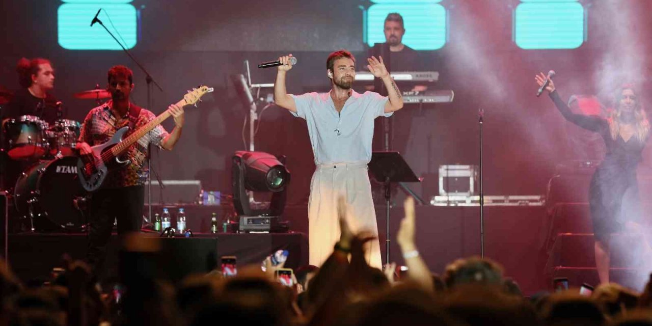 Aliağa Sanat Günlerinde coşku ve kahkaha bir arada