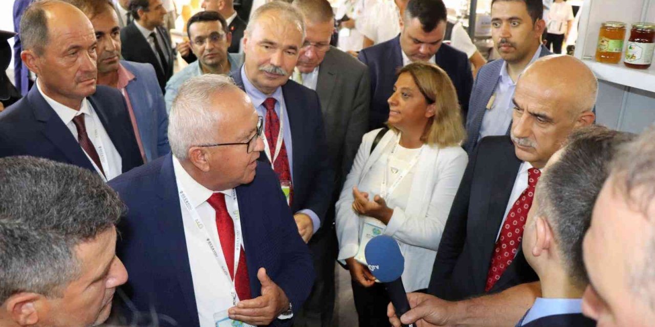 47’nci Apimondia kongresinde Türk arıları ve balları tanıtıldı