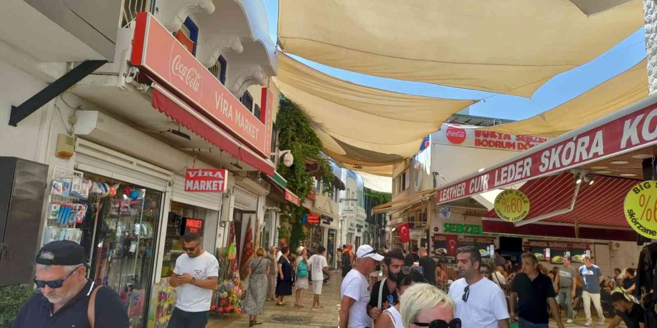 Depremin hissedildiği Bodrum’da hayat normal olarak devam ediyor