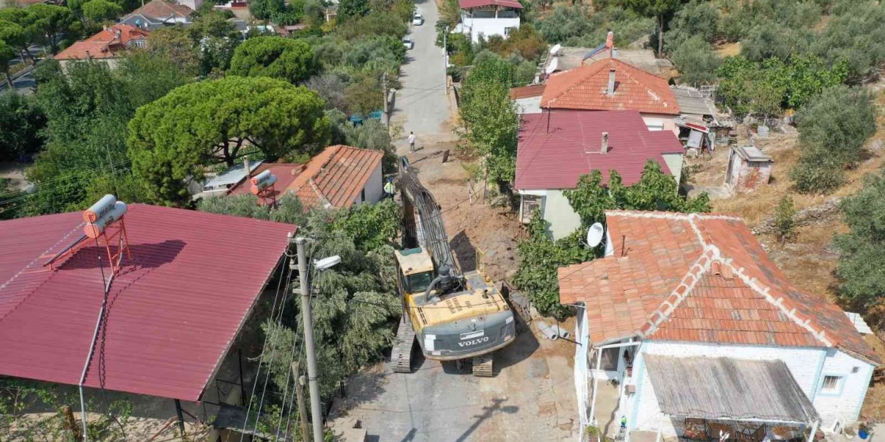 ASKİ, Söke Güllübahçe’de kanalizasyon altyapı çalışmalarına devam ediyor