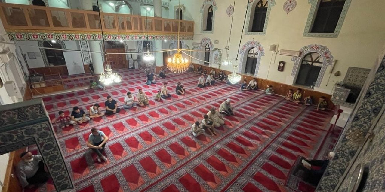 Germencik’te ’Cuma Geceleri Ailece Camide Buluşuyoruz’ projesi devam ediyor