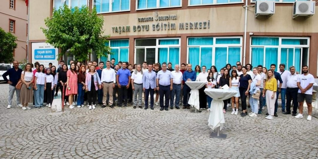 Belediyenin kursuna katıldılar, üniversiteli oldular