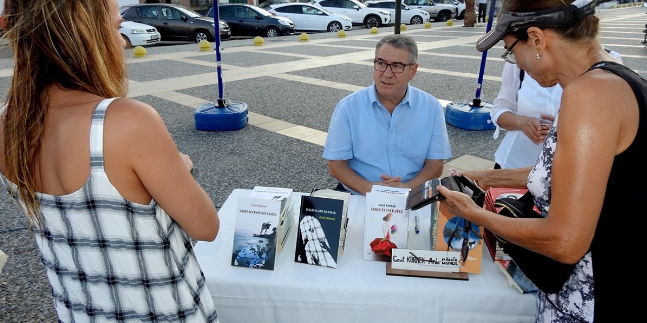 Çeşmeli yazarlar okurlarıyla buluştu