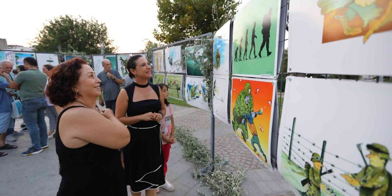 Selçuk’ta ’Dünya Barış Günü Karikatür Sergisi’ açıldı