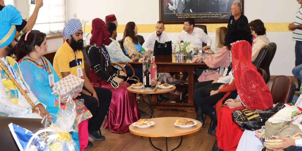 Başkan Özcan 6 ülkeden 200 kişilik misafir grubunu ağırladı