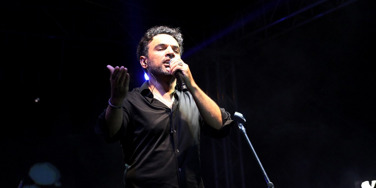 Kula’nın kurtuluşunun 100. yılında Uğur Aslan sahne aldı