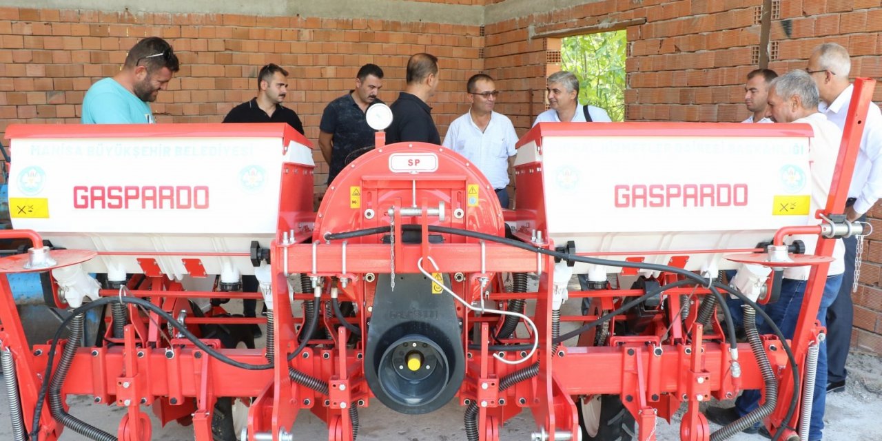 Manisa Büyükşehir Belediyesi Soma’ya tohum makinesi kazandırdı