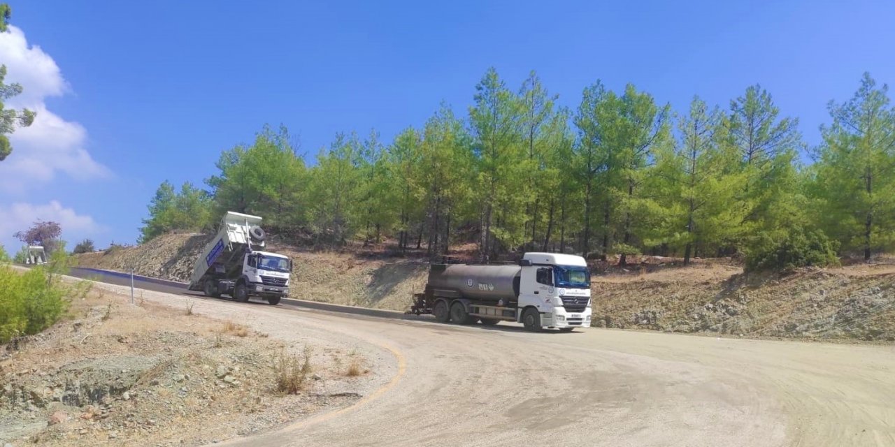 Büyükşehir, Seydikemer’de yol çalışmalarını sürdürüyor