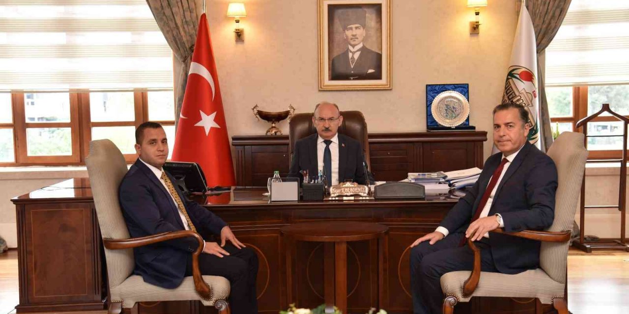 Turgutlu ve Kula’nın yeni kaymakamlarından Vali Karadeniz’e ziyaret