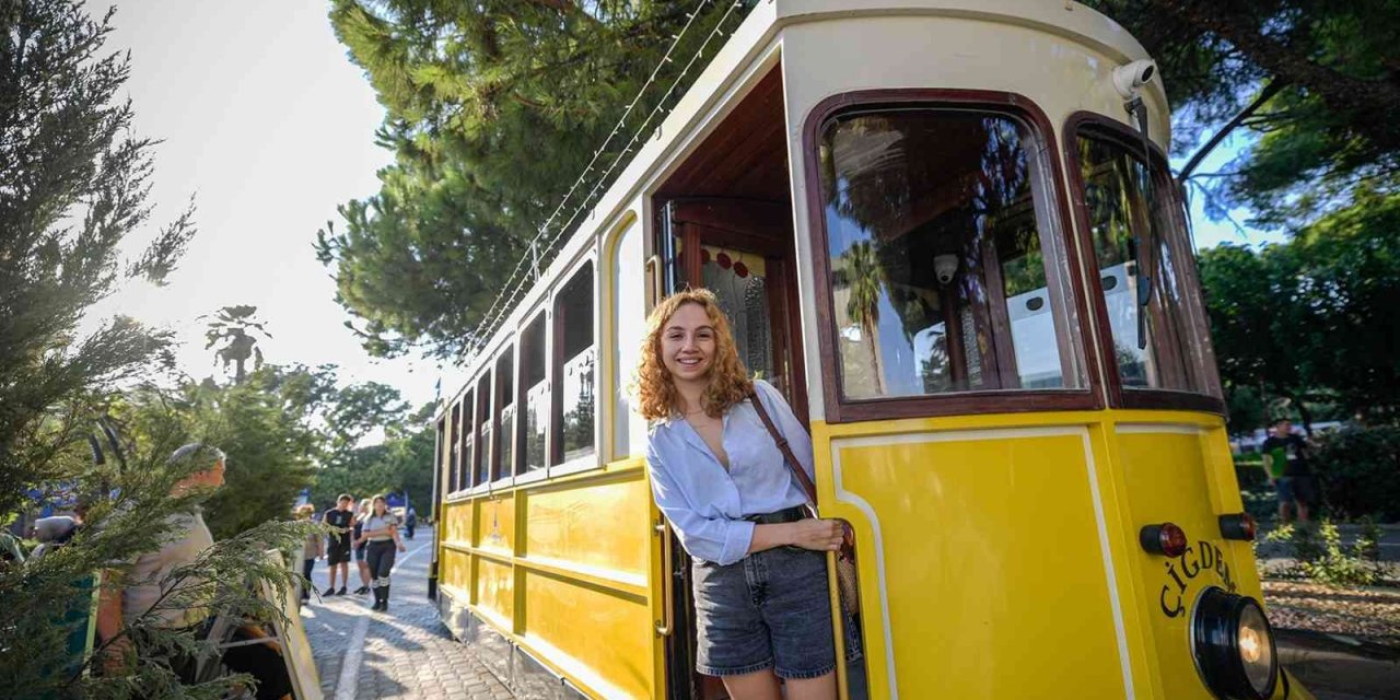 “Nostaljik Tramvay” fuar ziyaretçilerini geçmişe götürüyor