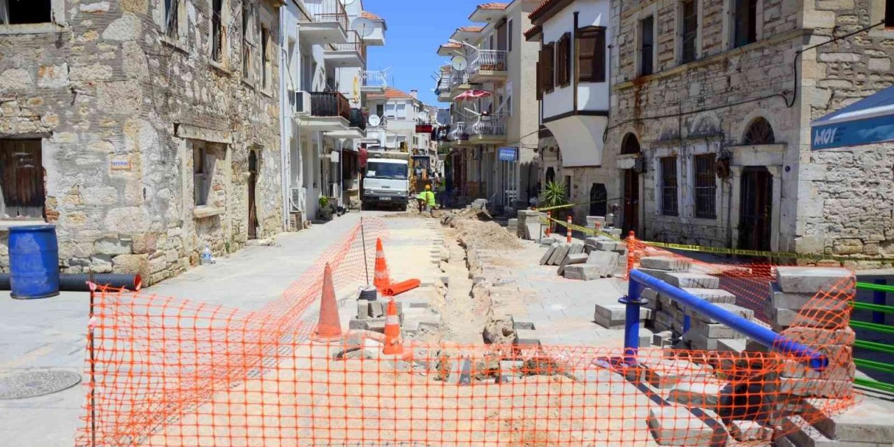 Foça Bağarası’nın kanalizasyon sorunu çözülüyor