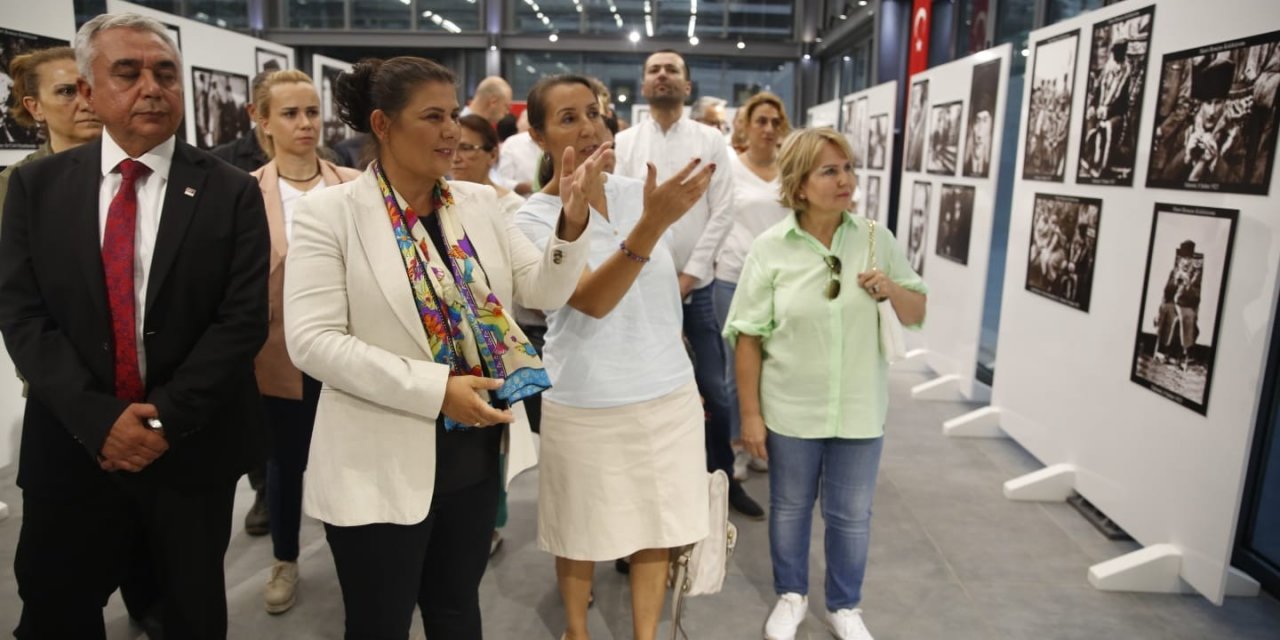 Aydın’da ’Atatürk Fotoğrafları Sergisi’ Tekstil Park Sanat Galerisi’nde açıldı