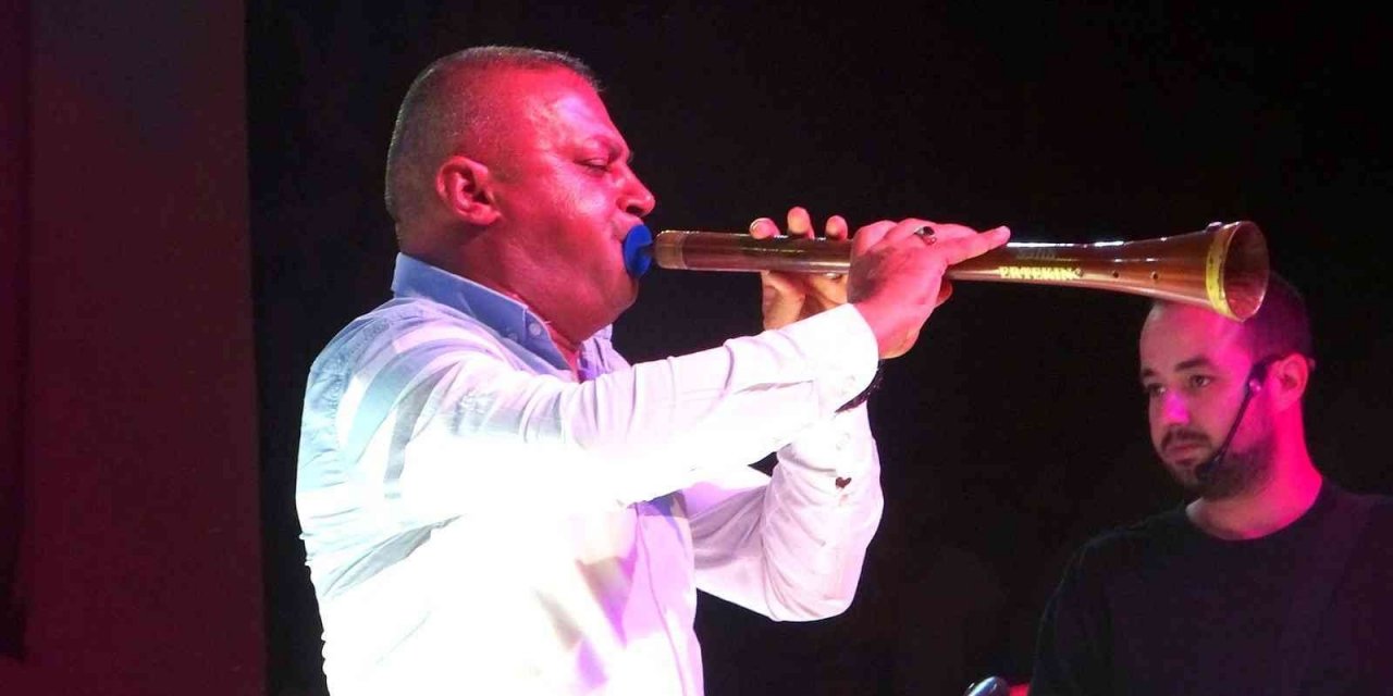 Zurnalar Menteşe’yi salladı