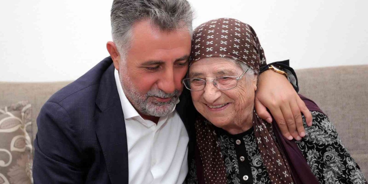 Başkan Sandal mahalle gezilerini sürdürüyor