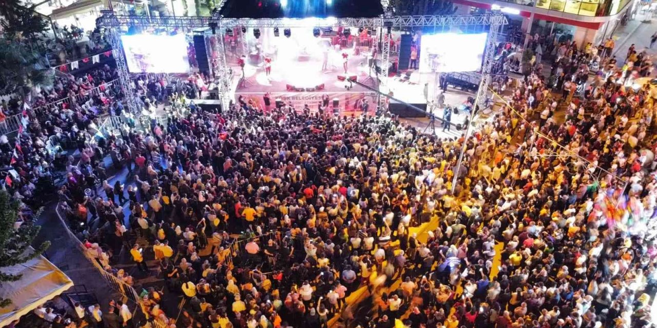 Köşk halkı kurtuluşunun 100. yılını coşkuyla kutladı