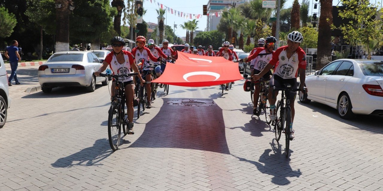 İstiklal Bayrağı Manisa’dan geçti