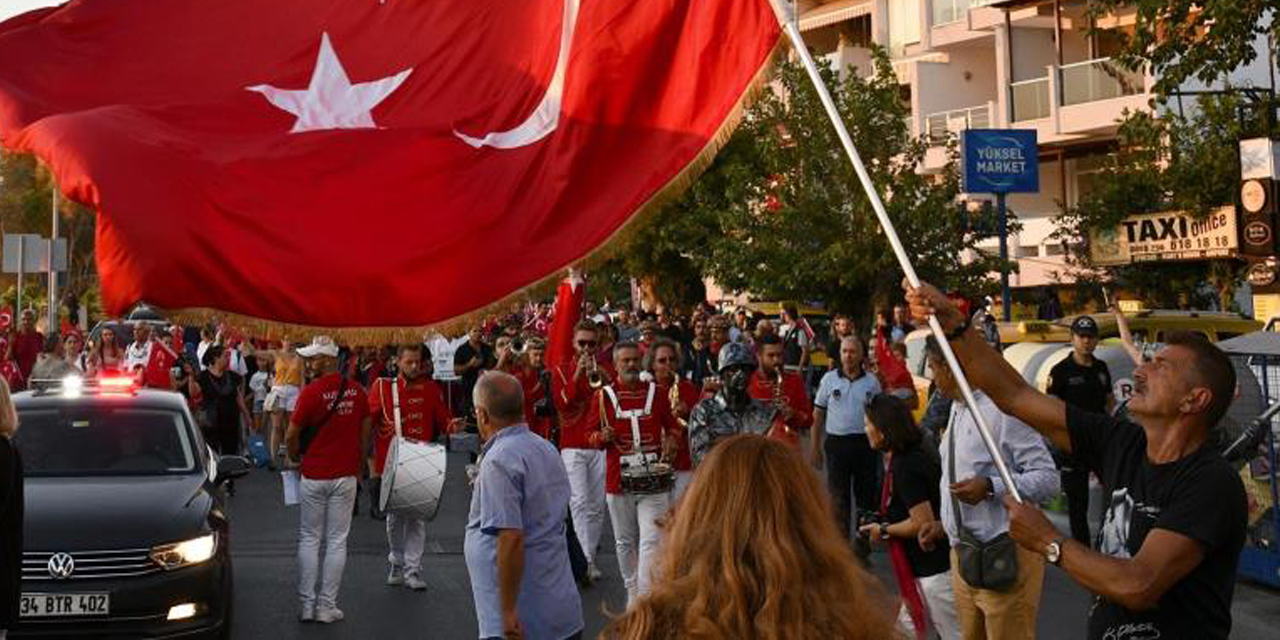 Kuşadası’nın 100’üncü Kurtuluş Yıl Dönümü coşkuyla kutlandı