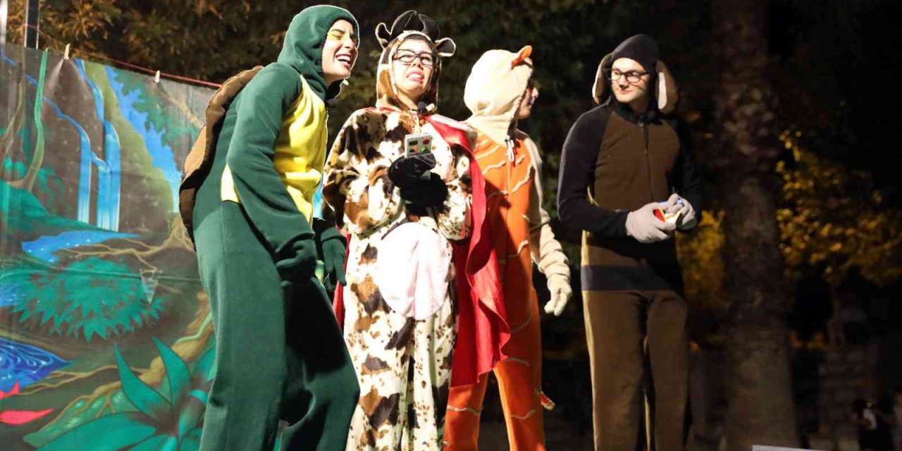 ‘Neşeli Orman ‘ çocukları eğlendirdi