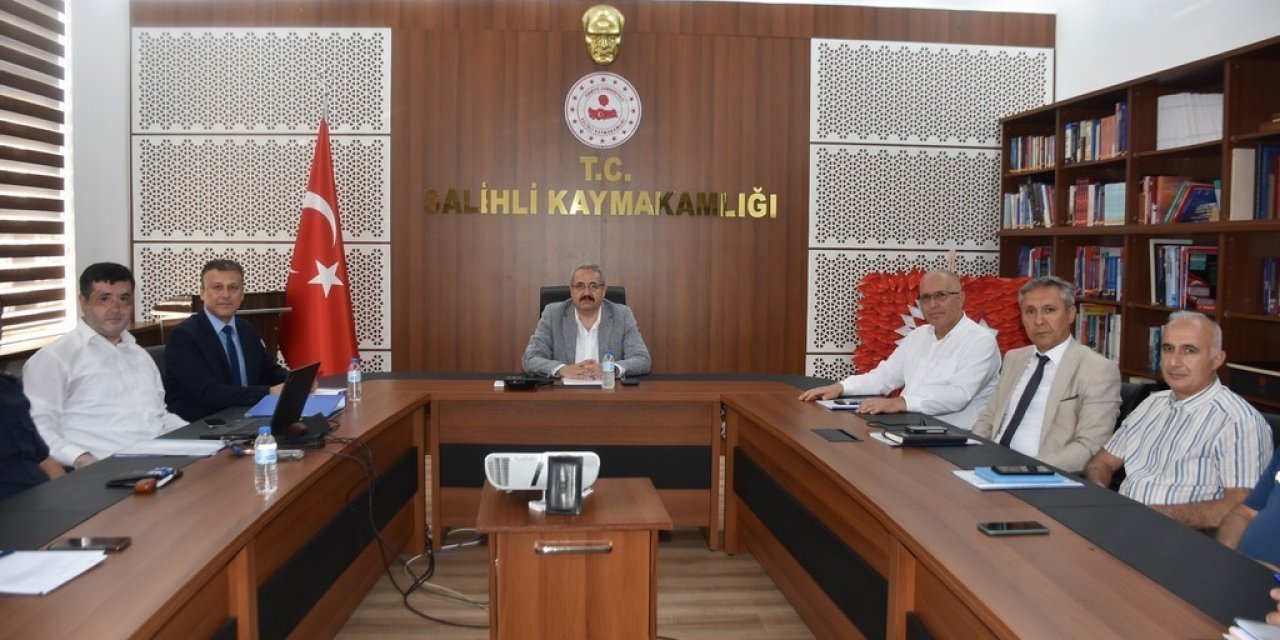 Salihli’de, çocukların eğitim süreçlerinin güvenliği toplantısı yapıldı