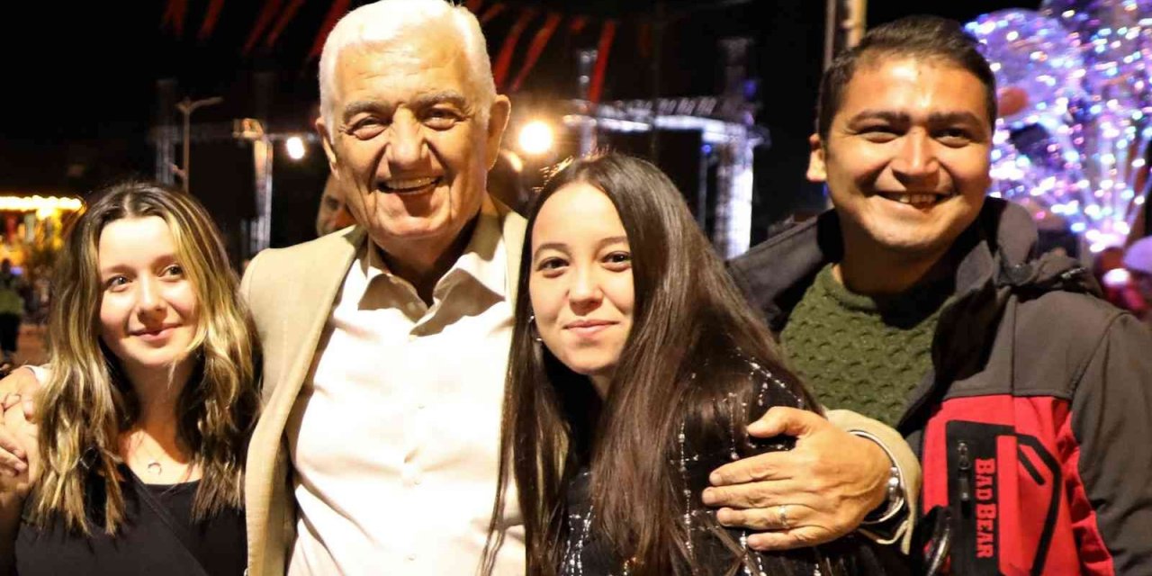 Muğla Büyükşehirden öğrencilere eğitim desteği