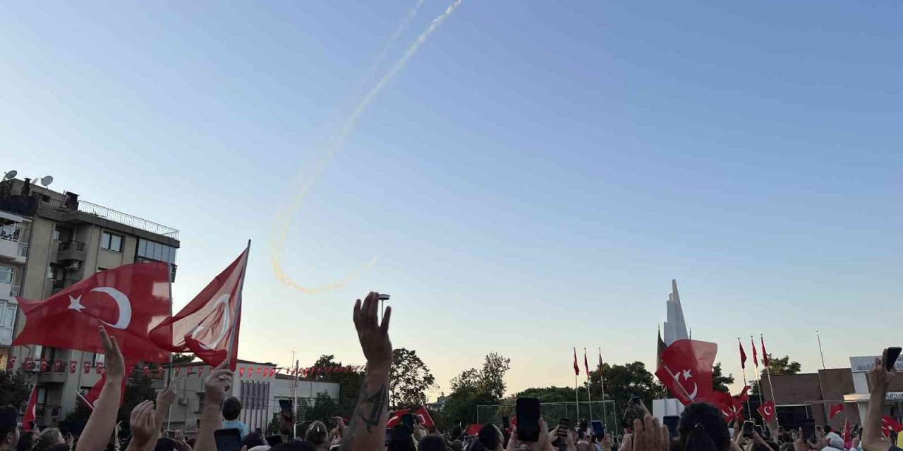 Manisa’da SOLOTÜRK gösterisi nefes kesti
