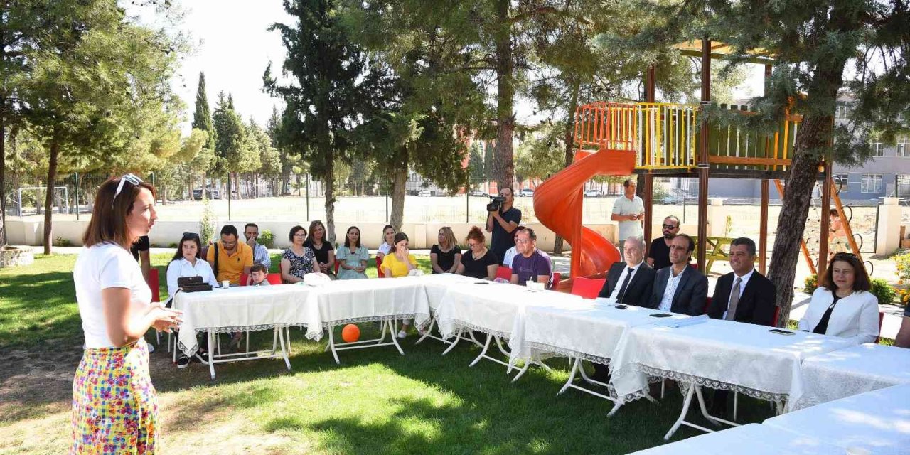 Aile Okulu projesinde eğitimler devam ediyor