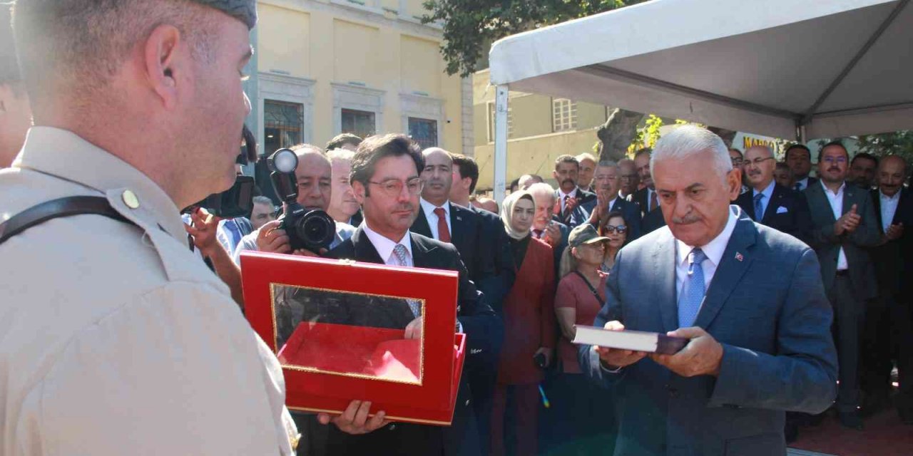 100’üncü yılında İzmir’in kurtuluşu canlandırıldı