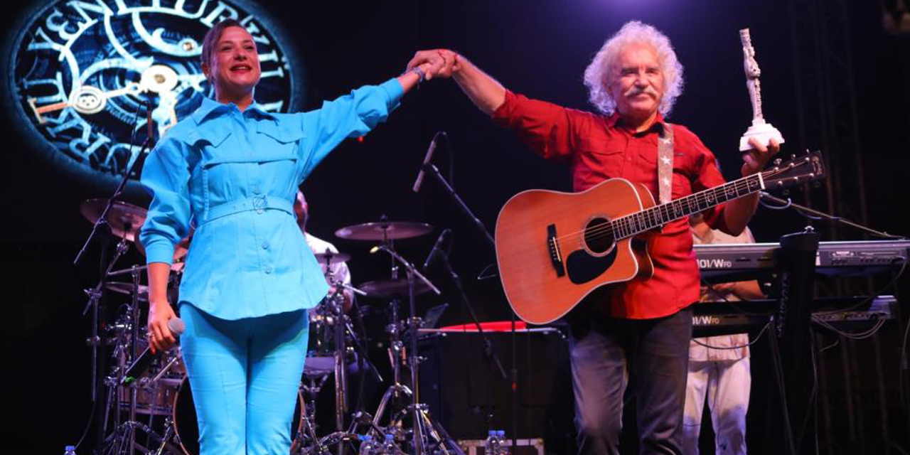 Selçuk’ta Yeni Türkü konseri ile kurtuluş coşkusu