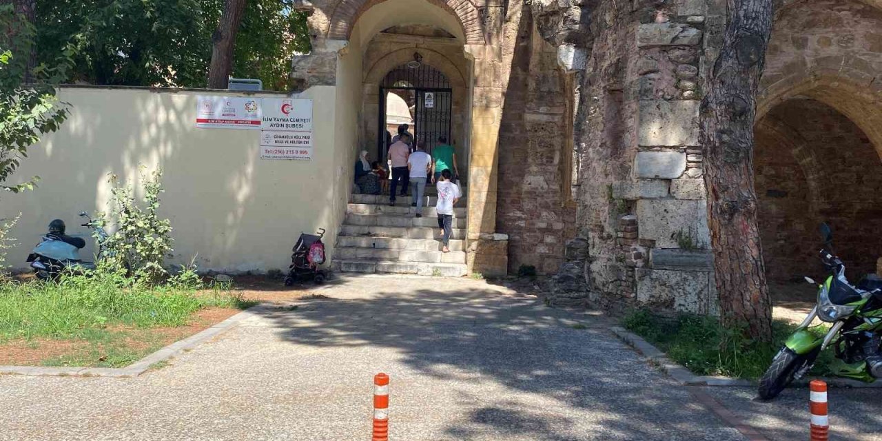 Aydın’da cami önlerindeki dilencilere göz açtırılmadı