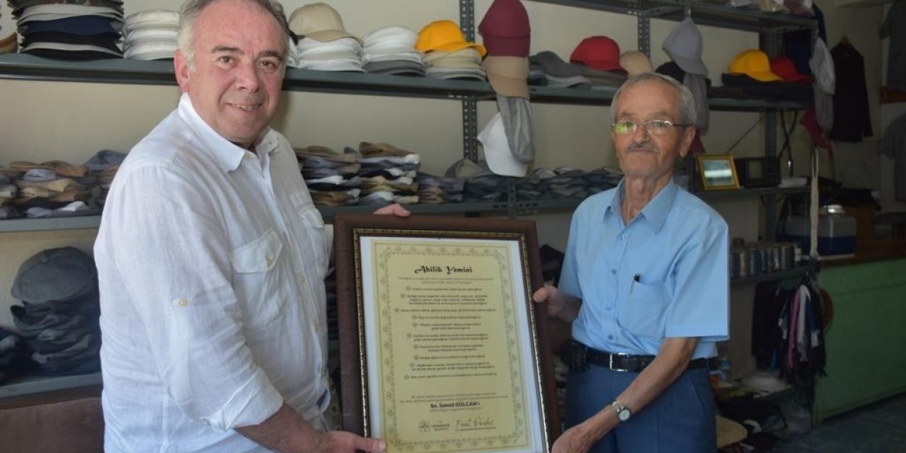 Germencik Belediye Başkanı Öndeş, ’ilin ahisi’ seçilen terzi Gülcan’ı ziyaret etti